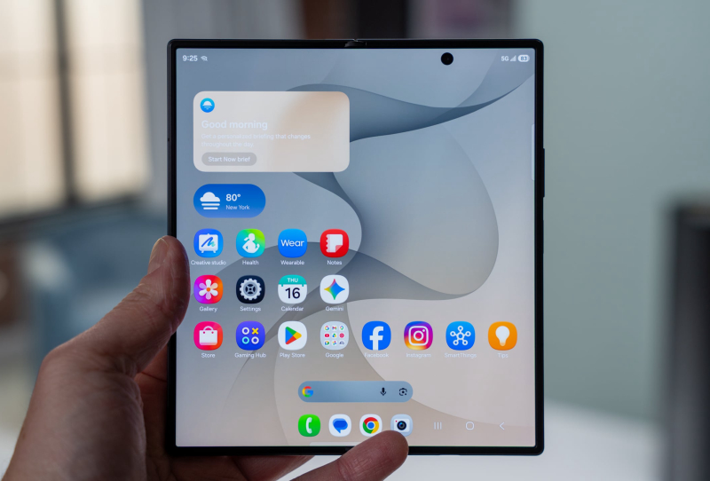 Homepage 2026 4 Samsung Galaxy Z Fold 8 Ultra in Violet Shadow shown open and folded