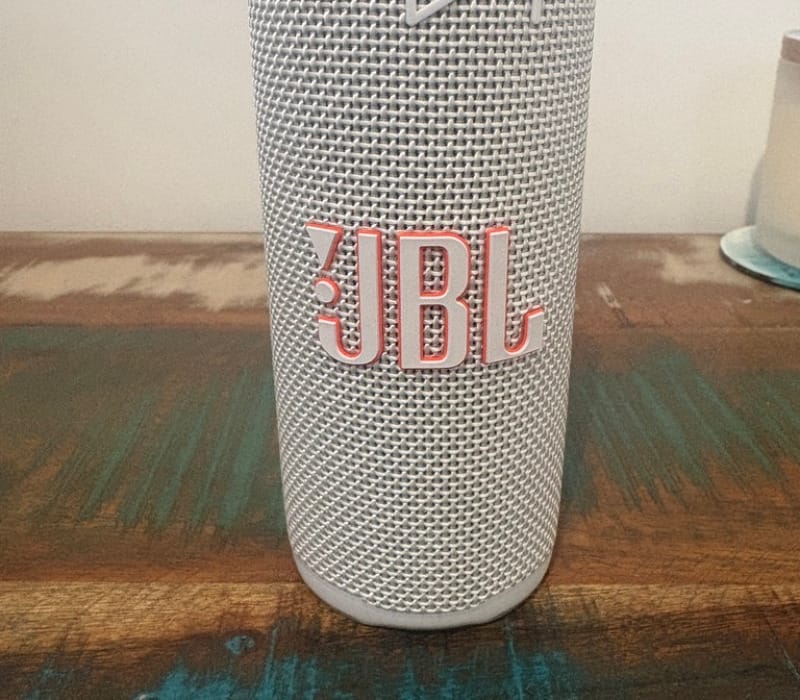 JBL Grip Review: A Tiny Speaker With Genuine Presence 5 JBL Grip