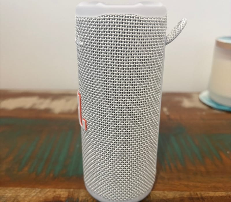 JBL Grip Review: A Tiny Speaker With Genuine Presence 8 JBL Grip