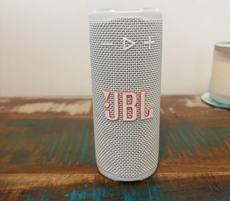 JBL Grip Review: A Tiny Speaker With Genuine Presence 1 JBL Grip