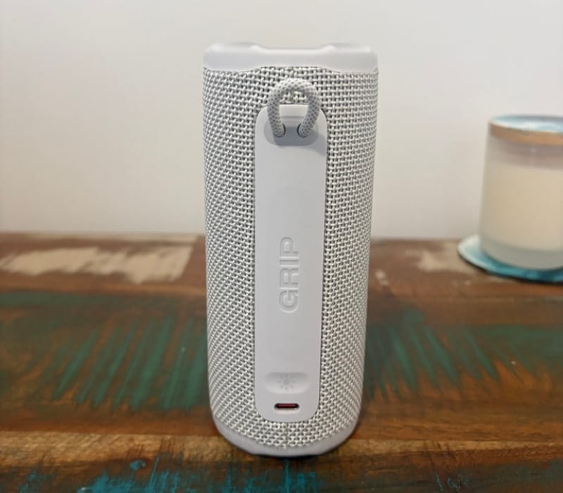 JBL Grip Review: A Tiny Speaker With Genuine Presence 7 JBL Grip