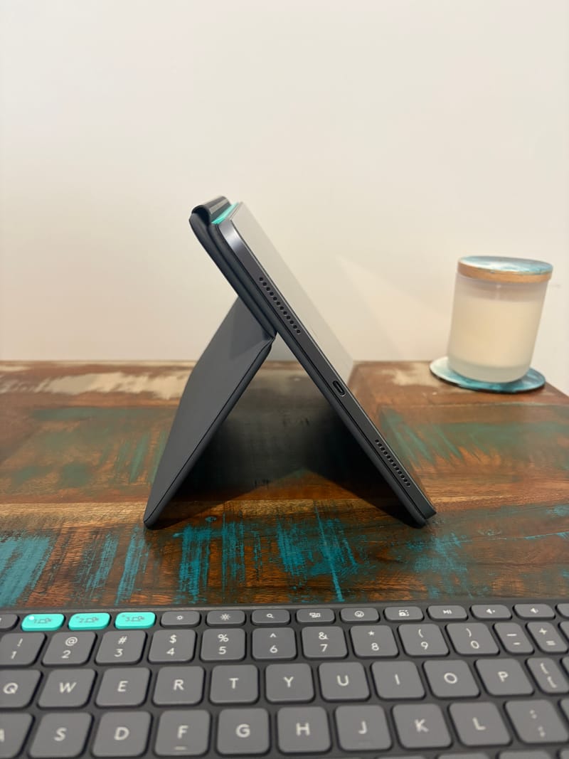 Logitech Flip Folio Review: A Detachable Keyboard That Just Works 4 Logitech Flip Folio