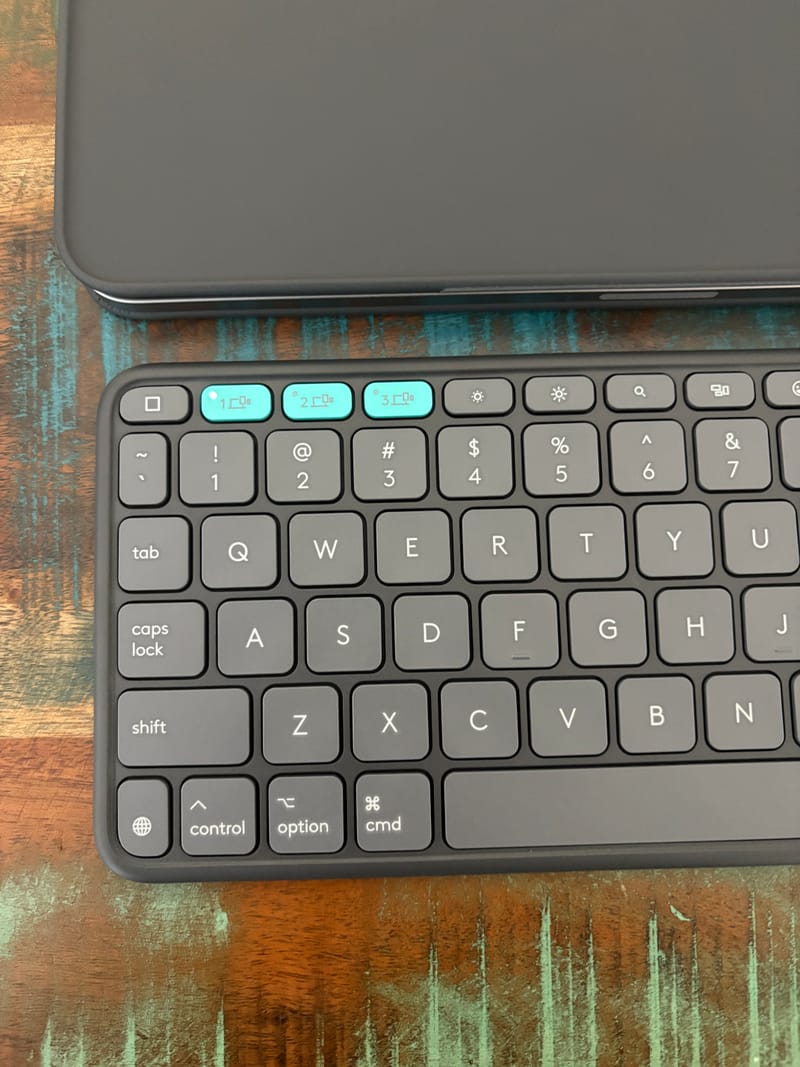 Logitech Flip Folio Review: A Detachable Keyboard That Just Works 5 Logitech Flip Folio