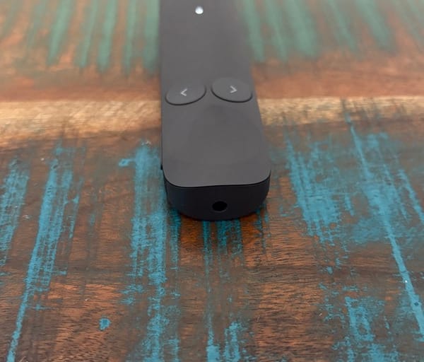 Logitech Spotlight 2 Presenter Review: Haptic Precision for Modern Presenters 7 Logitech Spotlight 2 Presenter