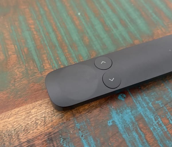 Logitech Spotlight 2 Presenter Review: Haptic Precision for Modern Presenters 4 Logitech Spotlight 2 Presenter