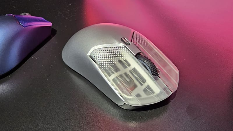Custom mouse shell generator software showing a 3D printed gaming mouse body with detected button and screw hole locations