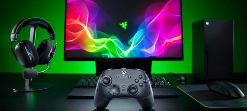 Razer Wolverine V4 Pro controller showing capacitive thumbsticks and magnetic back buttons